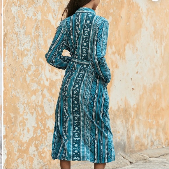 Peruvian Connection Navy and White Robe - Picture 8 of 10